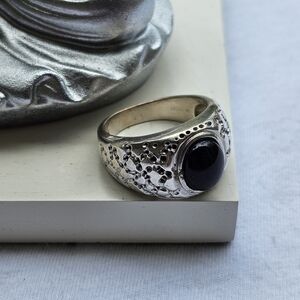 SIGNED STERLING SILVER AND BLACK ONYX LARGE DOME RING SIZE 10